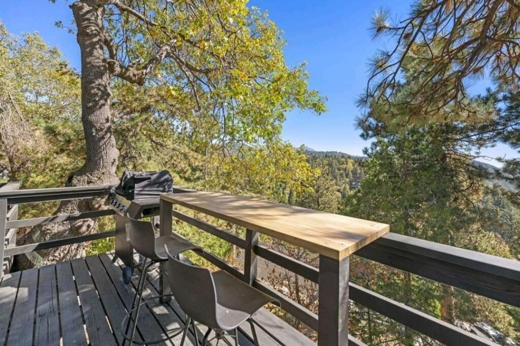 Updated Mountain Cabin Retreat With 180 Views Off Deck And Balcony Running Springs Dış mekan fotoğraf